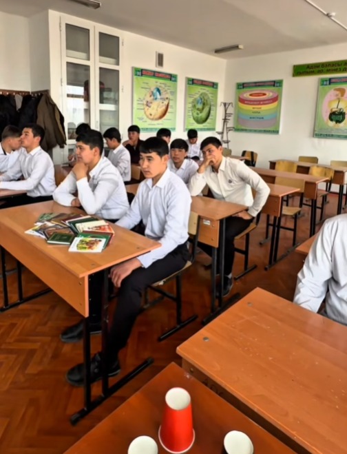 «ДОСЫҢА КІТАП СЫЙЛА» ТАҚЫРЫБЫНДА ТӘРБИЕ САҒАТЫ ӨТТІ